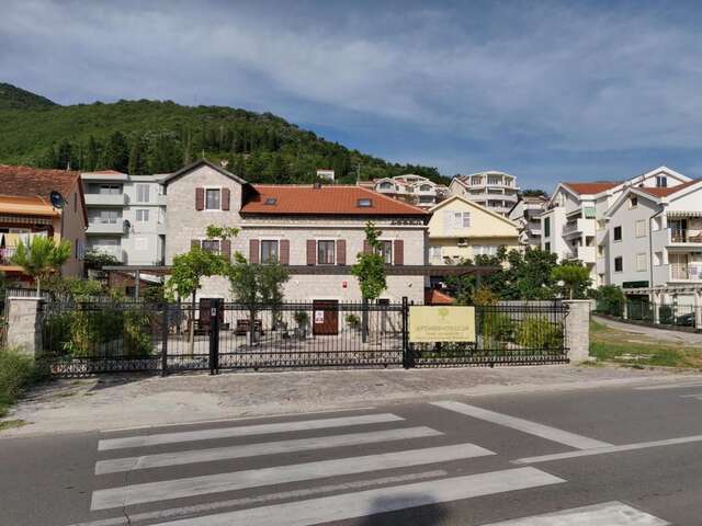 Отели типа «постель и завтрак» Apart Hotel Zebra Тиват-29